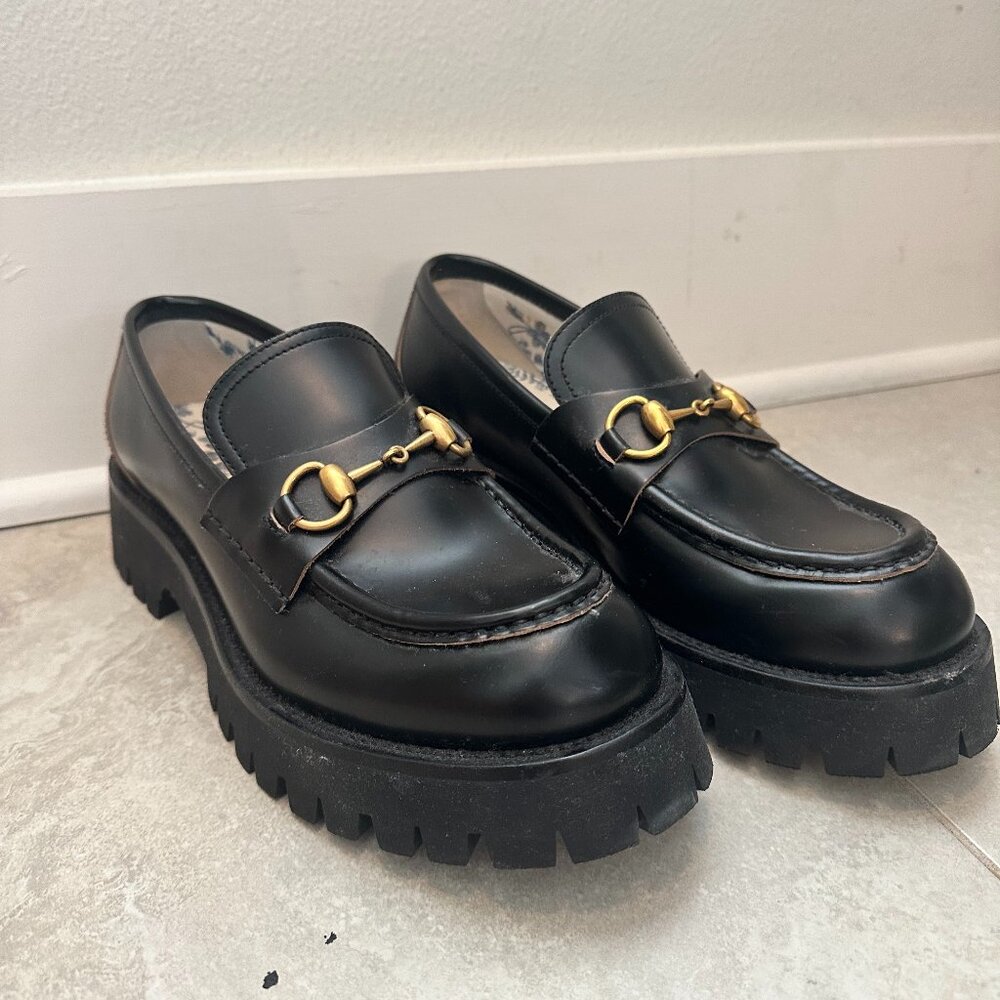 Women's lug sole loafer with Horsebit